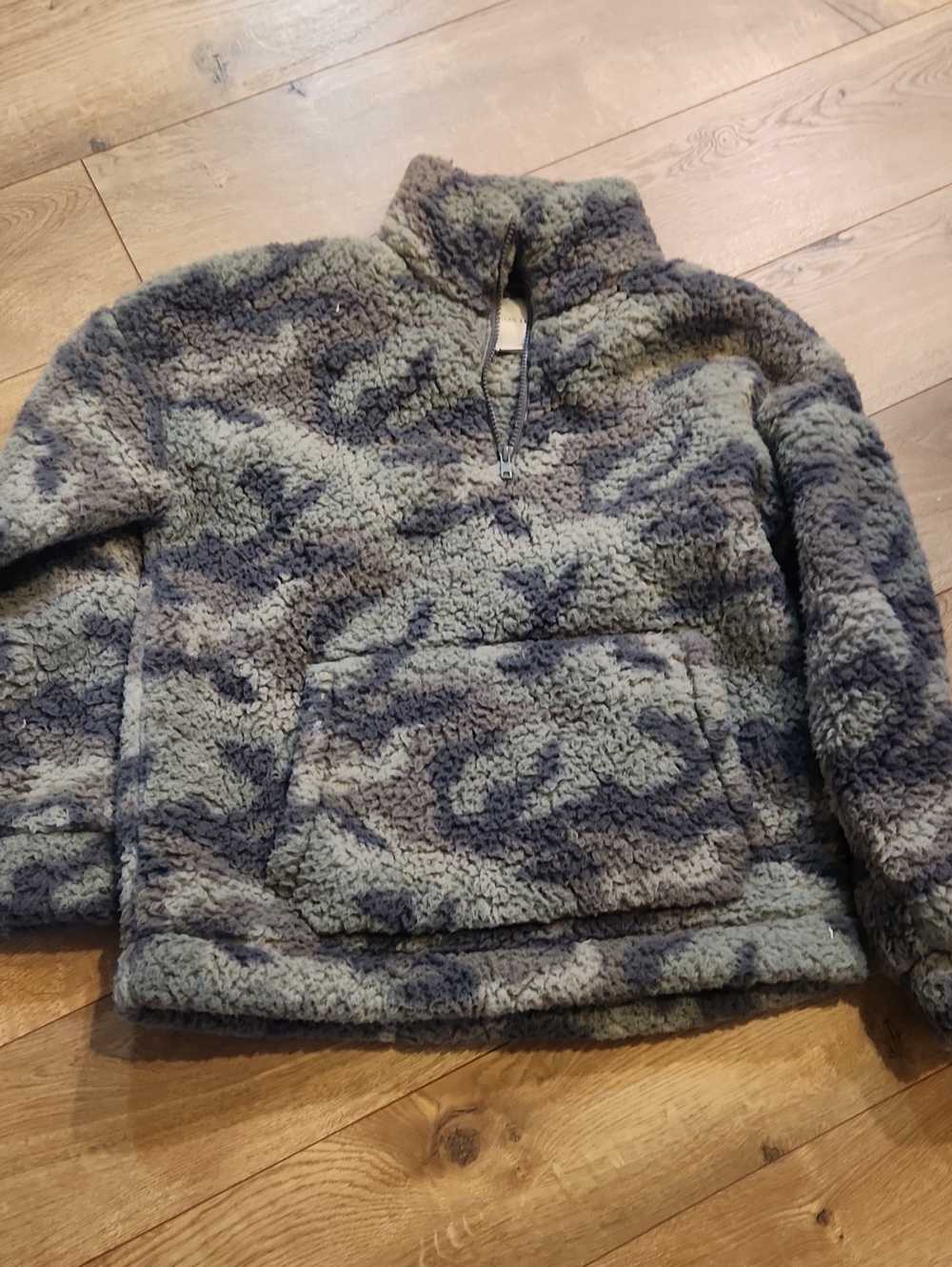 American Eagle Outfitters Half-Zip Sherpa Pullover - Green Camo